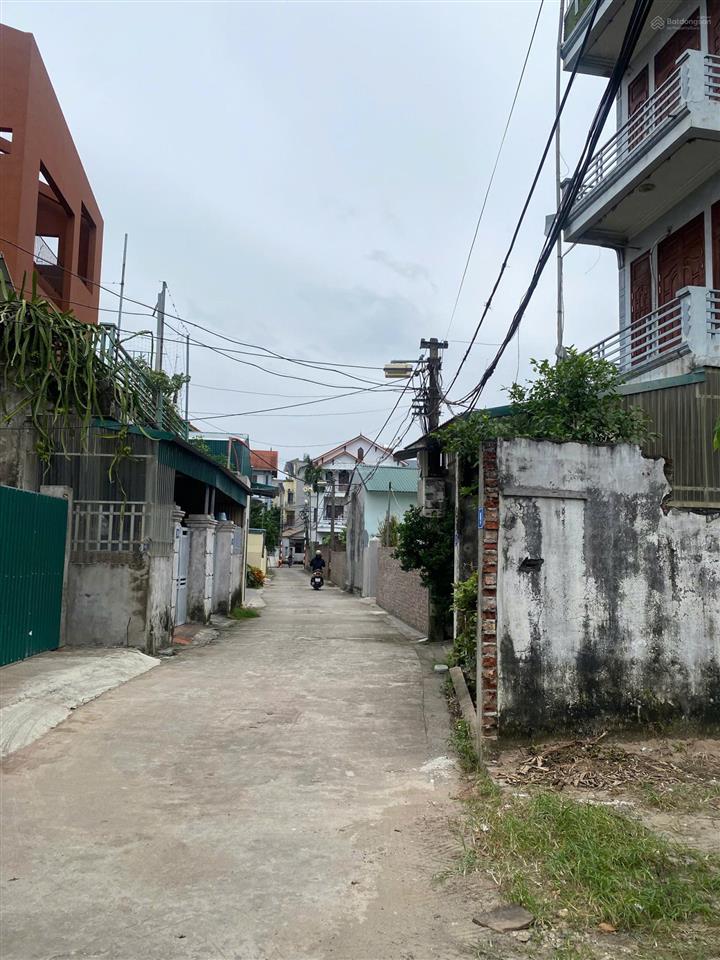 Cho thuê kho đường xuân khôi, dt 210m, mt 7m , rb, gía 12tr