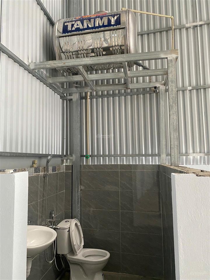 Cho thuê kho đường xuân khôi, dt 210m, mt 7m , rb, gía 12tr