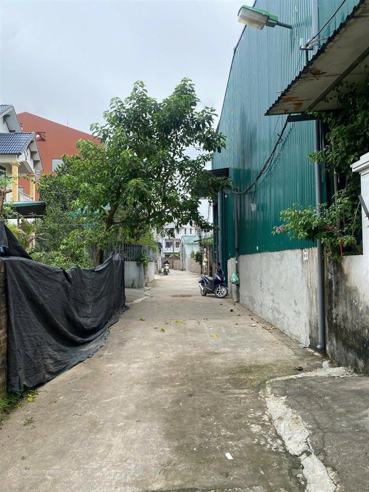 Cho thuê kho đẹp đường hạ trại, dt 215m2, mt 6m, rb, giá 12tr