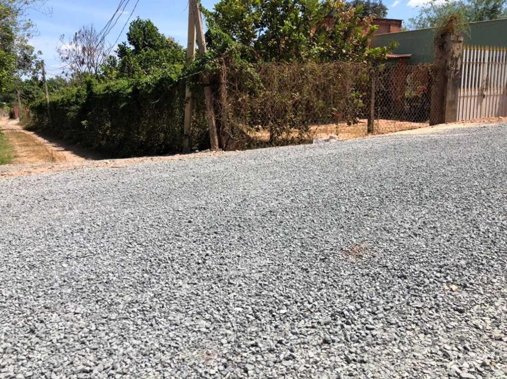 Cho thuê nhà 2 mt đường nhựa  14,3x 36,8 nở hậu 15,8 m  dt 557,5m2 (2 sổ) giá 3tr/th