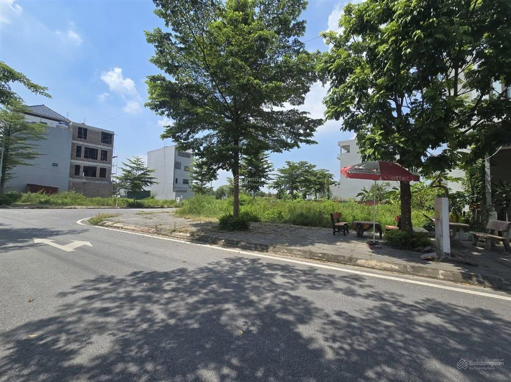 Chính chủ cần bán lô góc 150m2 trục đường đôi kđt hùng vương, phúc yên