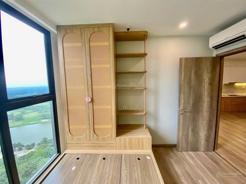 Vay bank cần bán gấp 2pn 2vs onsen ecopark view hồ full đồ 4,985 tỷ. 0979 981 ***