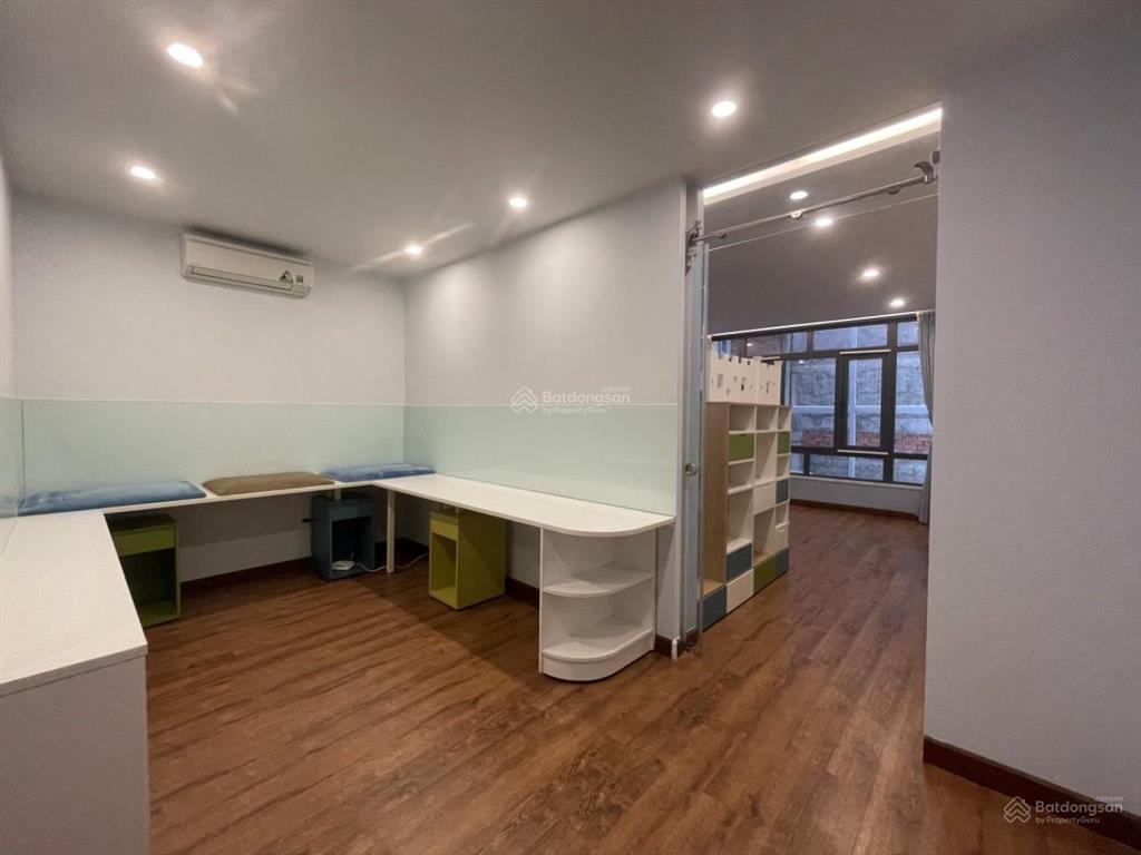 Siêu biệt thự view sông đặng thùy trâm dt 10x31m, 1 hầm 4 tầng, có thang máy giá chỉ 40 tỷ