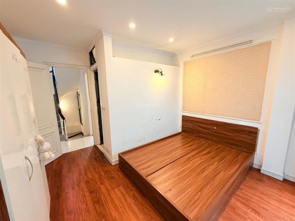 8,4 tỷ có nhà đẹp tại thuỵ khuê tây hồ sẵn ở luôn sổ đỏ chính chủ