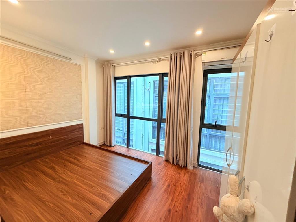 8,4 tỷ có nhà đẹp tại thuỵ khuê tây hồ sẵn ở luôn sổ đỏ chính chủ