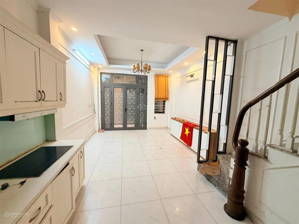 8,4 tỷ có nhà đẹp tại thuỵ khuê tây hồ sẵn ở luôn sổ đỏ chính chủ