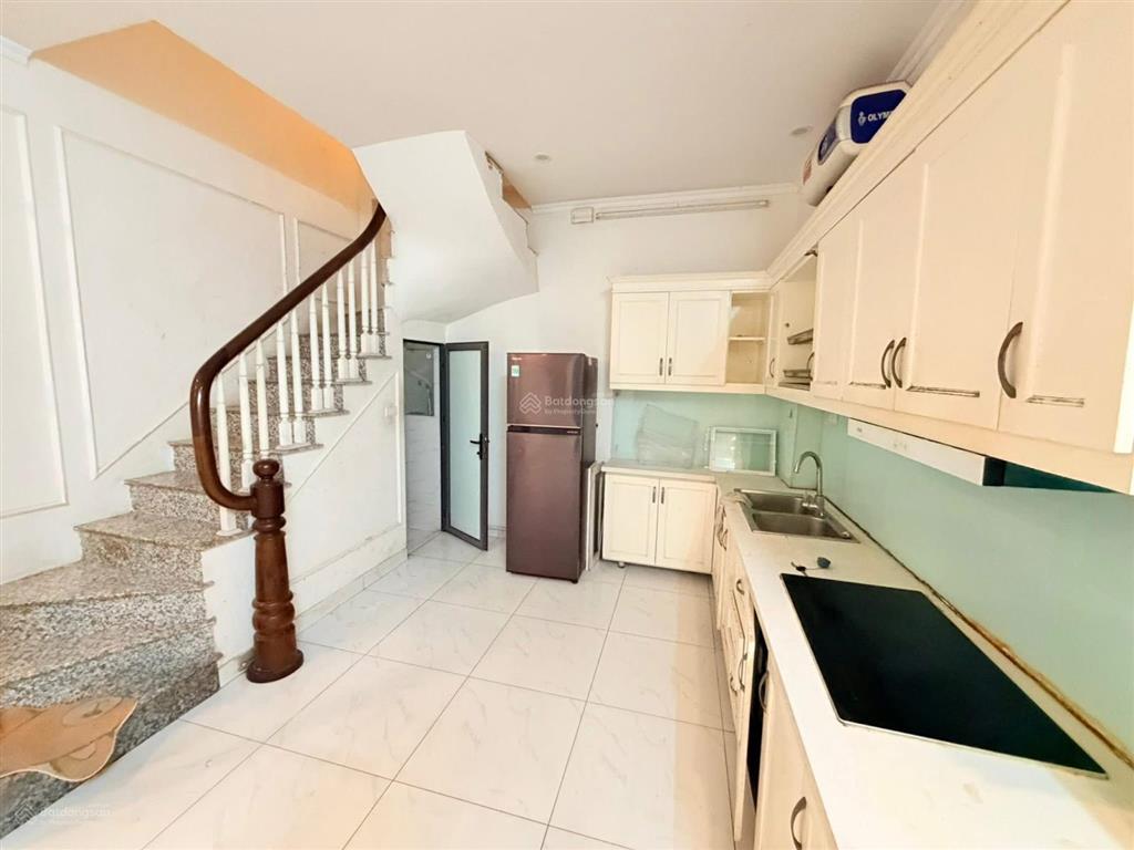 8,4 tỷ có nhà đẹp tại thuỵ khuê tây hồ sẵn ở luôn sổ đỏ chính chủ