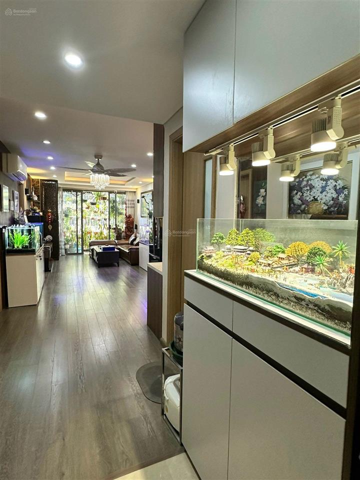( ban cơ yếu chính phủ ). chủ nhà gửi bán căn góc 3pn. 2vc. 123m2. giá 8.9tỷ. tâng 16. có slot oto