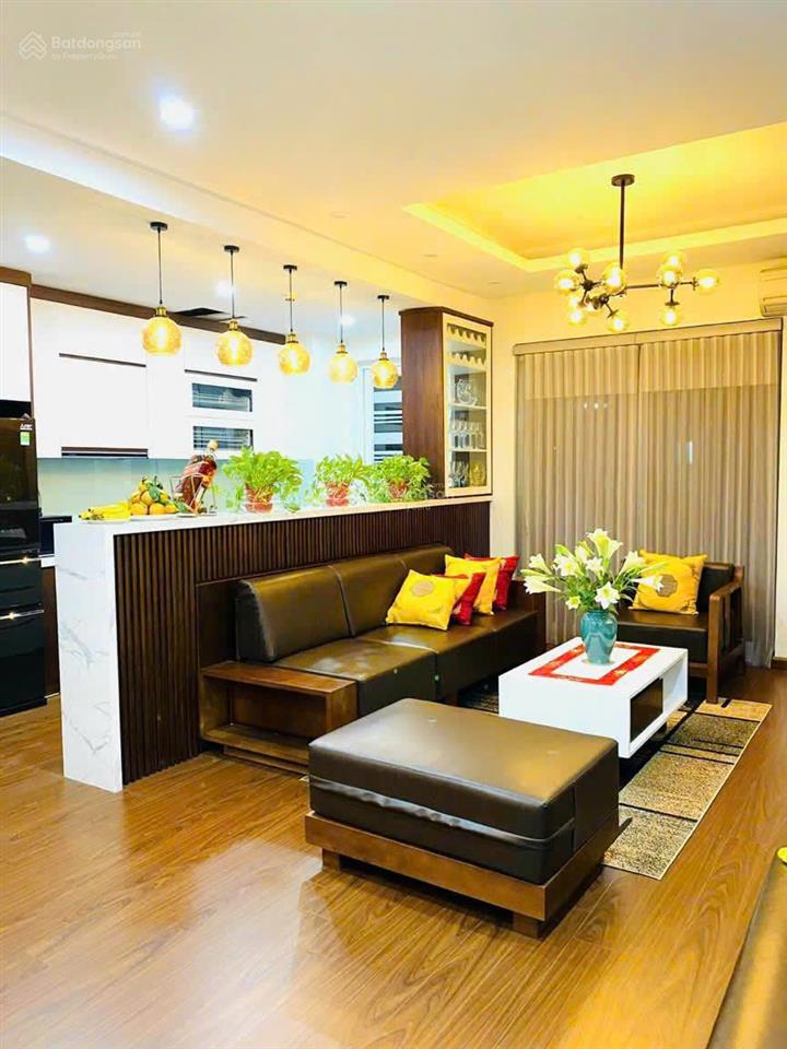 (90 nguyễn tuân). chủ nhà gửi bán căn góc 3pn, 2vc, dt 96.56m2. có slot ô tô, tầng 18 giá 8tỷ.