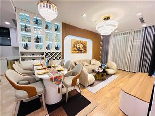 Hà nội cenrer point 27 lvl. căn góc 2pn. 2vc. dt 70m2. hoa hậu dự án gửi bán. giá 6.6tỷ