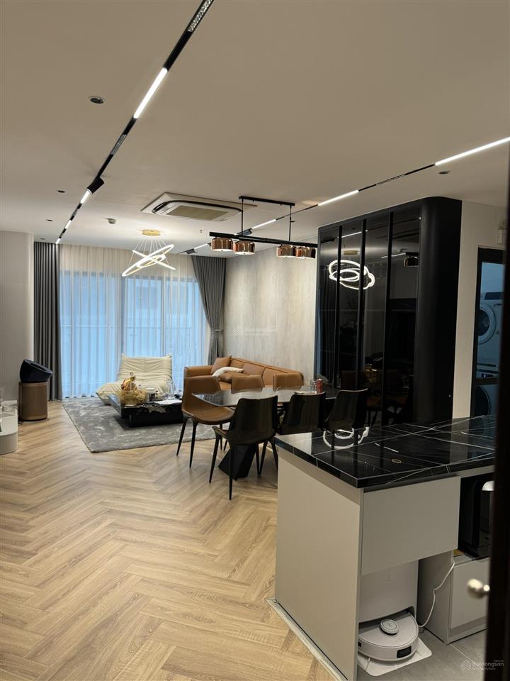 ( diamond flower ). chủ nhà gửi bán căn 3pn. 2wc. dt 120m2 full đồ. ban công đn. giá 10tỷ5