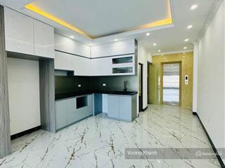 Tòa vp cầu giấy  8 tầng mới tinh  thông sàn  ngõ thông ô tô tránh  giá 24 tỷ