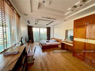 Biệt thự cầu giấy  dt 165m  3 thoáng mặt tiền khủng  ô tô  sân vườn tiểu cảnh  giá 39.8 tỷ