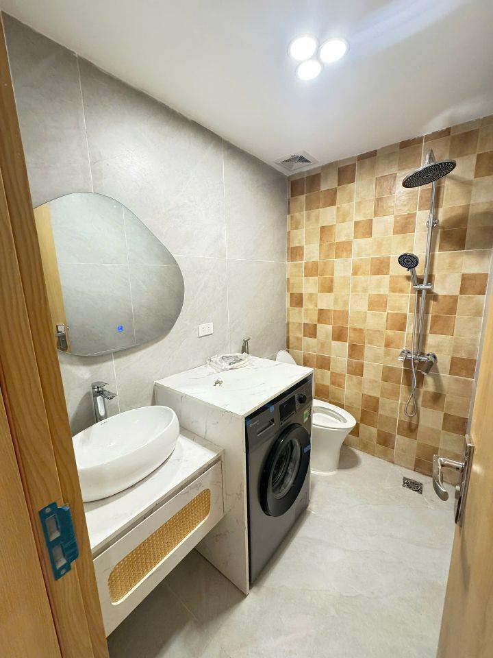 Căn hộ dịch vụ cao cấp  phố Thái Hà quận Đống Đa 39m 6 tầng thang máy chào giá 11.8 tỷ