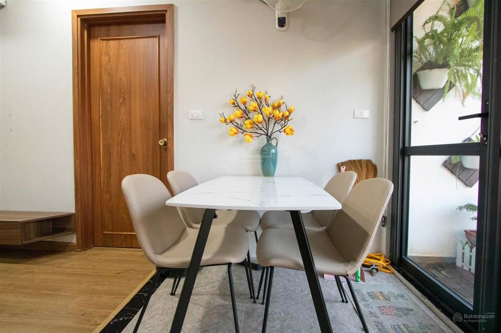 Thanh khoản gấp căn chung cư 2 ngủ, 60m2, full đồ, giá thu về chỉ 4,95 tỷ rẻ nhất tòa iris garden