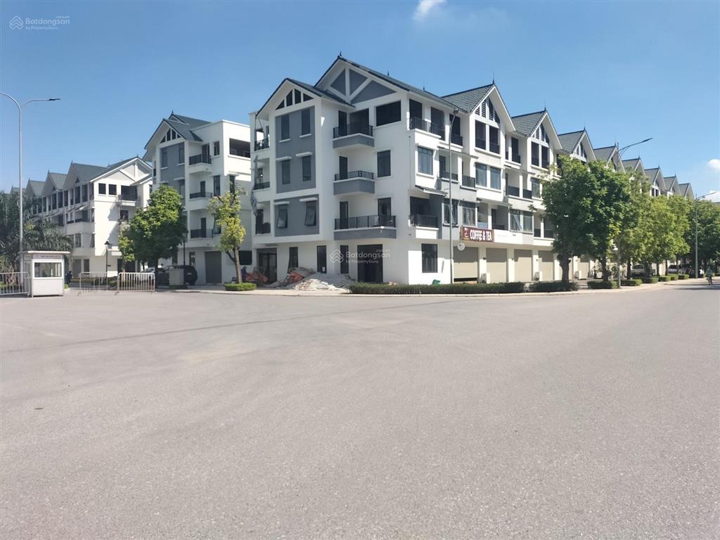 Bán gấp trong tuần, chỉ 15.x tỷ căn 100m2, đường 17m, liền kề hinode royal park, hoài đức