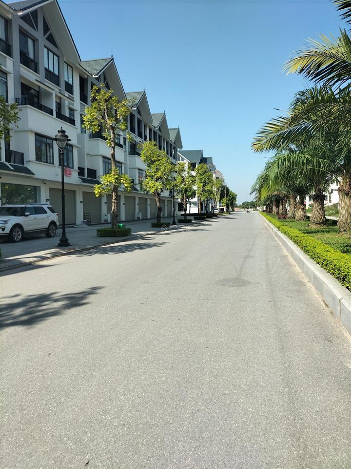 Sốc! cắt lỗ chỉ 14,x tỷ, đường 30m, kinh doanh, liền kề hinode royal park, hoài đức