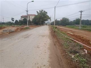 Cần tiền bán gấp lô đất 2500m2, mặt tỉnh lộ 414, chỉ nhỉnh 3,x triệu/m2