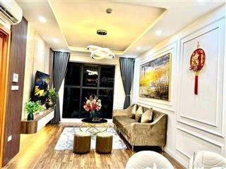 Chủ nhà cần tiền bán gấp căn 2 ngủ hoa hậu goldmarkfull nội thất hiện đại