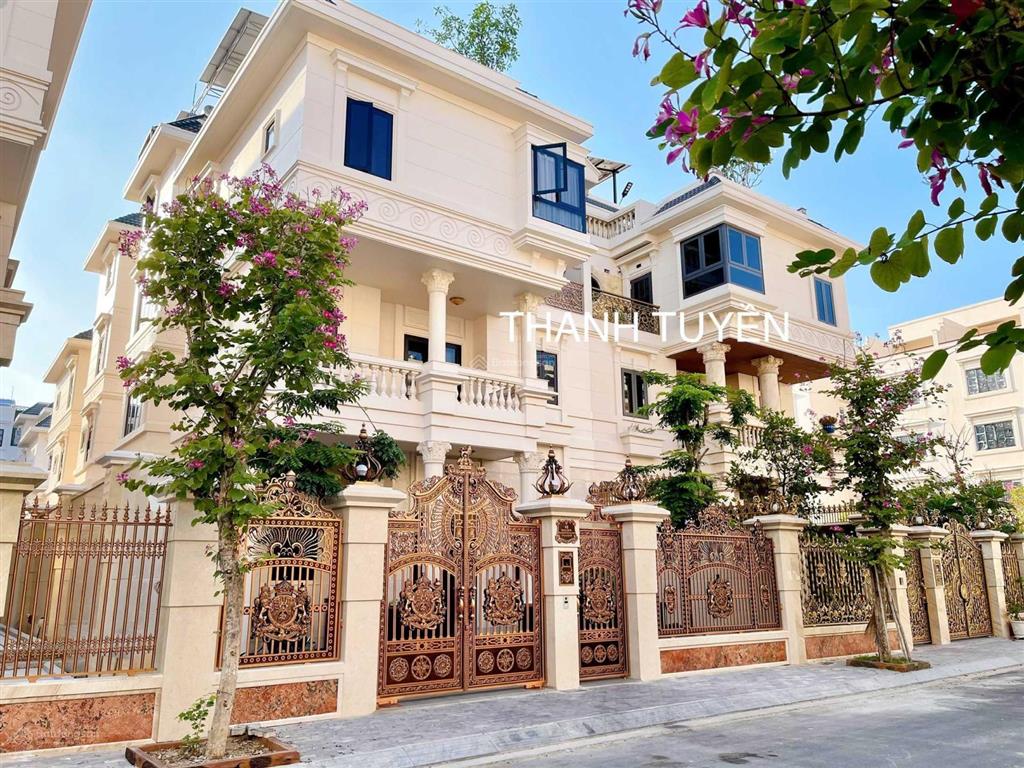 Bán biệt thự tại cityland parkhills  ngay thanh tuyền 0973 392 ***