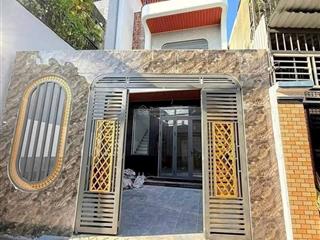 Nhà lầu trệt gần ngay chợ xóm vắng dt 92,5 m2 ngang gần 5, thổ cư full giá 4,5 tỷ,  0906 309 ***