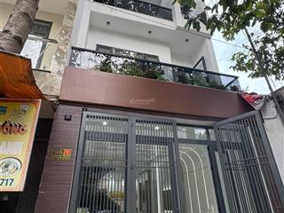 Nhà mặt tiền dg ng trưng trực gần ngay chợ dĩ an 1 kdbb dt 72m2 ng 5 dtsd 210 giá 8ty8 0906 309 ***