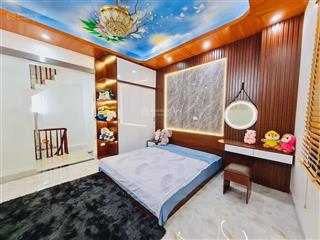 Cho thuê nhà nguyên căn cổ nhuế. 60m2 x 3 tầng. ô tô tránh nhau