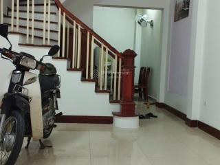 Cho thuê nhà nguyên căn đường cổ nhuế. 45m2 x 4 tầng. vào ở ngay