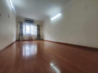 Cho thuê nhà phố Đào Tấn, Ba Đình, 80m2, 2 ngủ, nhà đẹp gần phố, ô tô đỗ cửa