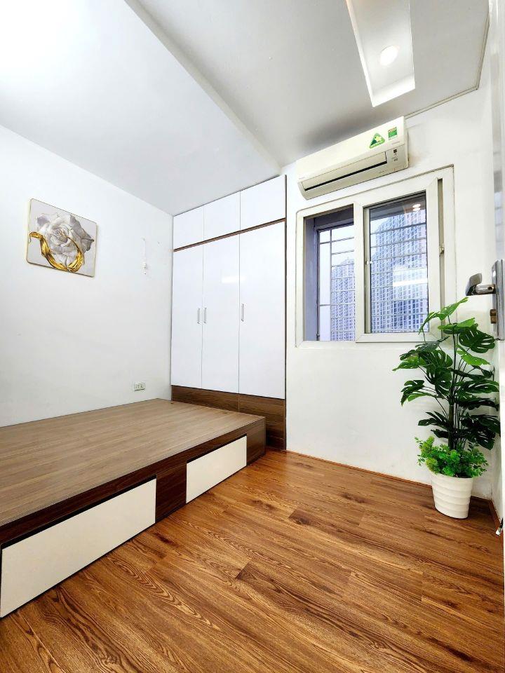 Bán căn hộ chung cư phố Cự Lộc, Thanh Xuân, nhà đẹp full nội thất ban công thoáng ngõ rộng