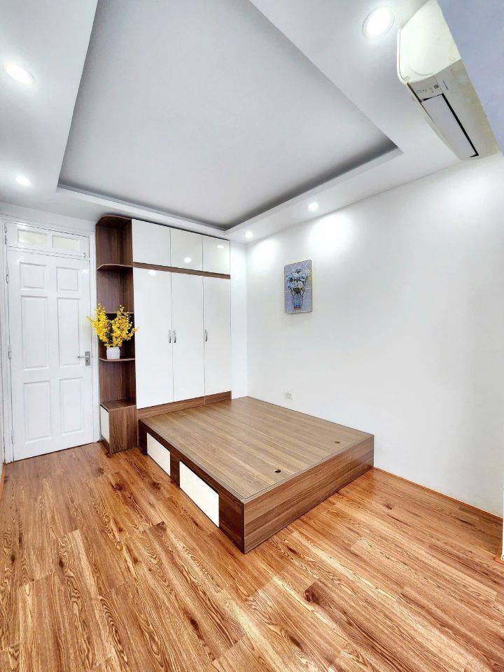 Bán căn hộ chung cư phố Cự Lộc, Thanh Xuân, nhà đẹp full nội thất ban công thoáng ngõ rộng