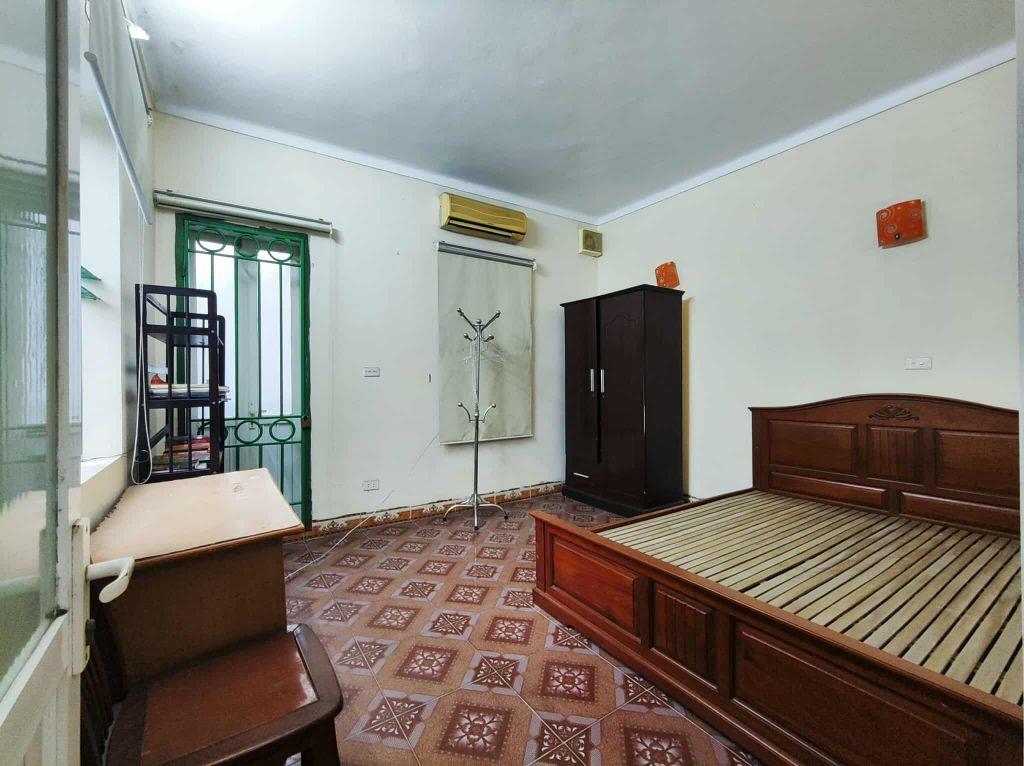 CHO THUÊ NHÀ ĐƯỜNG HOÀNG HOA THÁM, BA ĐÌNH, GẦN PHỐ VĨNH PHÚC, SẴN NÔI THẤT Ở LUÔN