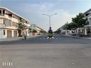 Nhà phố giá rẻ tại khu đô thị bàu xéo  tt. trảng bom, 100m2, giá 3 tỷ 200 triệu.  0934 828 ***
