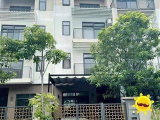 Bán liền kề starlake tây hồ tây.  0945 289 ***