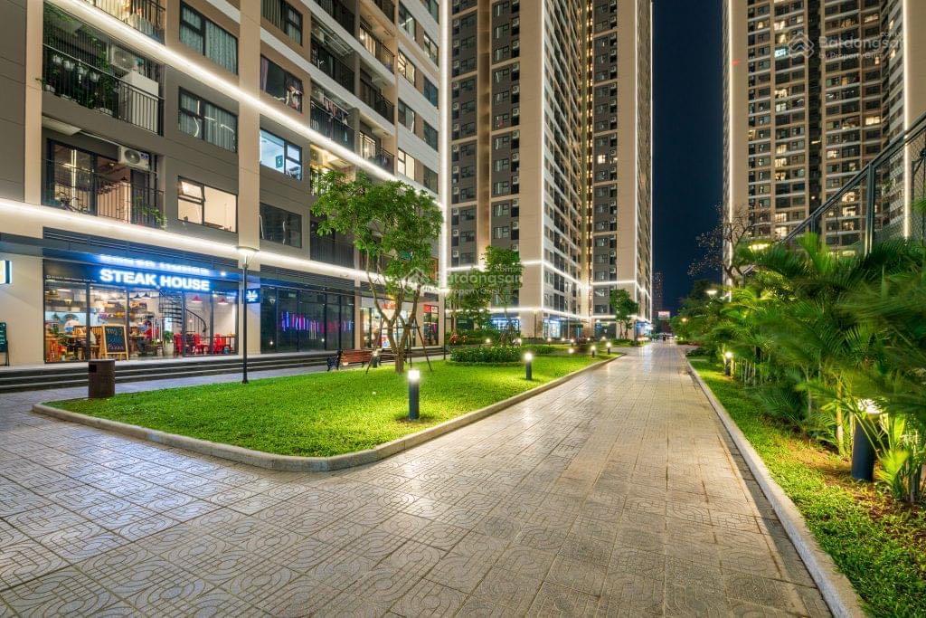 Cho thuê shop chân đế vinhomes smart city