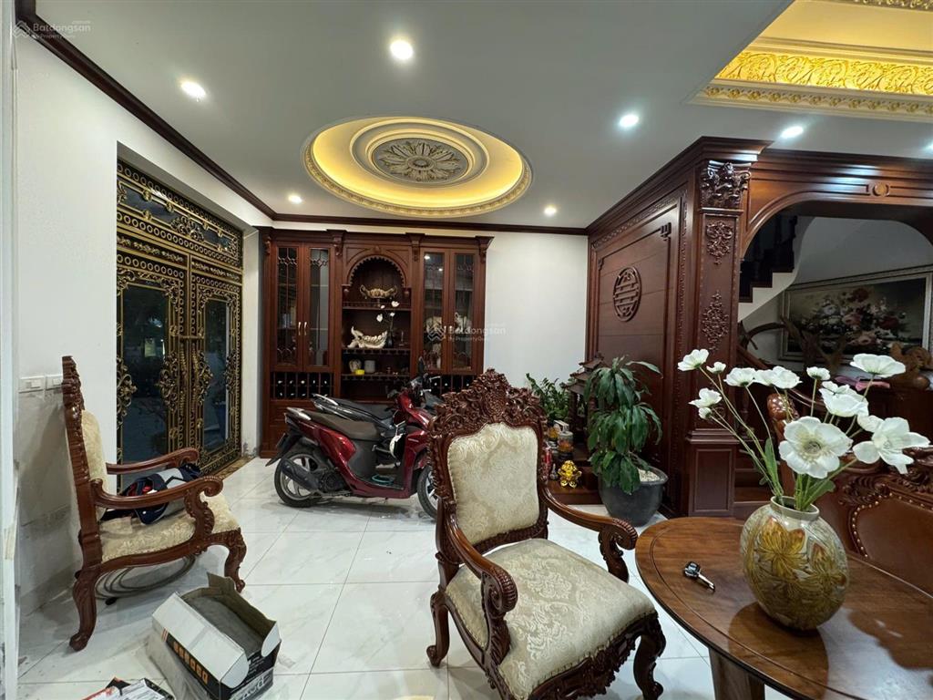 Tôi chính chủ bán căn mặt đường lớn 130m2. nhỉnh 38 tỷ không tiếp môi giới