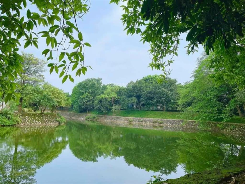 Chủ định cư nước ngoài 13.000m2 biệt phủ sang trọng, gần sân golf sky lake lương sơn, giá hợp lý