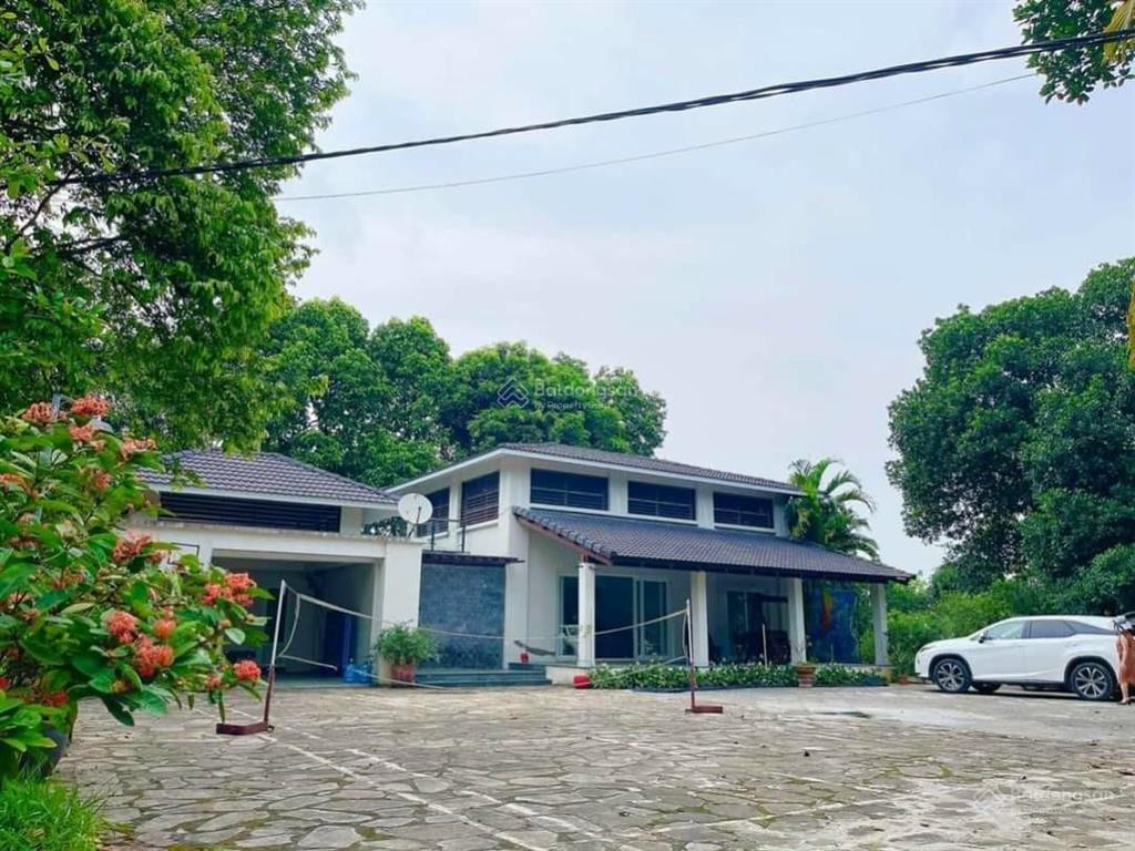 Chủ định cư nước ngoài 13.000m2 biệt phủ sang trọng, gần sân golf sky lake lương sơn, giá hợp lý