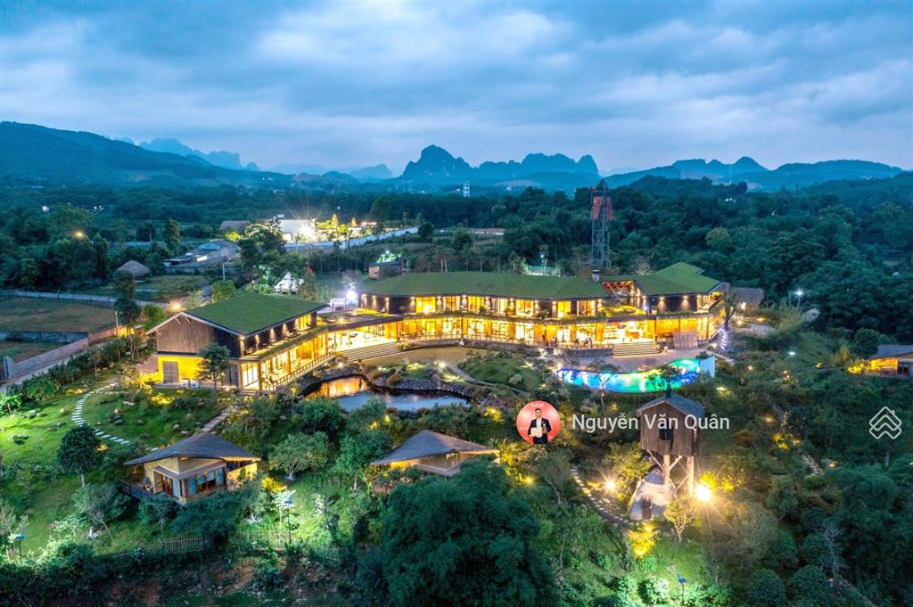 Tuyệt phẩm! lô góc! phân lô 1642m2 có 400m2, mặt tiền 80m! trục chính xã, đối diện homestay