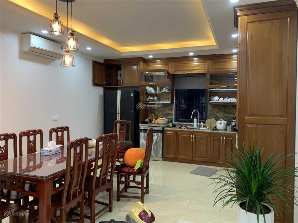 Bán lk3, dt 82.5m2, mt 5m, 5 tầng, đường 17m.  em dũng văn khê
