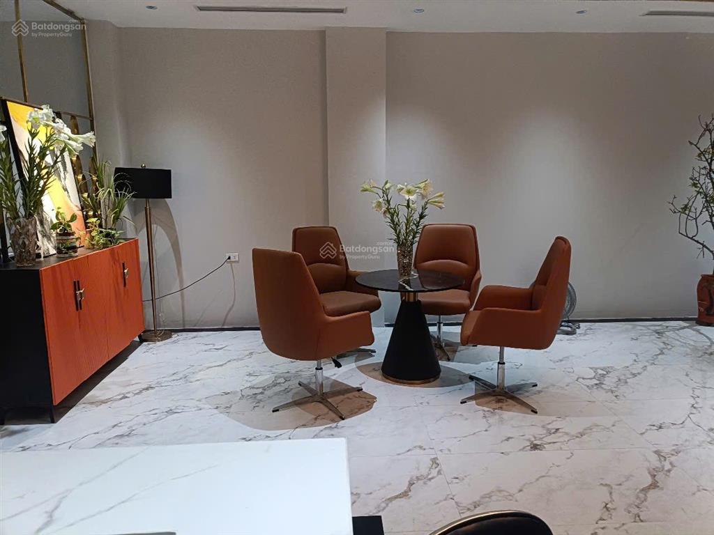 Bán gấp v5a văn phú 9 tầng, thang máy 126m2, mt 7m có tầng hầm, xây full. dòng tiền 120 triệu