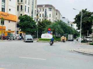 Chủ gửi bán 4 căn him lam 92m2, 7 tầng xây thô mặt tiền 7m dãy cọ. và 98m 7 tầng mặt ngoài kd