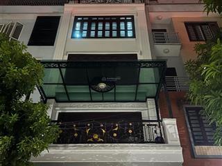 Chủ nhà gửi bán lk 83m2, 5 tầng. mặt tiền 5m hướng đông nam. giá cực rẻ chủ bán nhanh chỉ 17.5 tỷ.