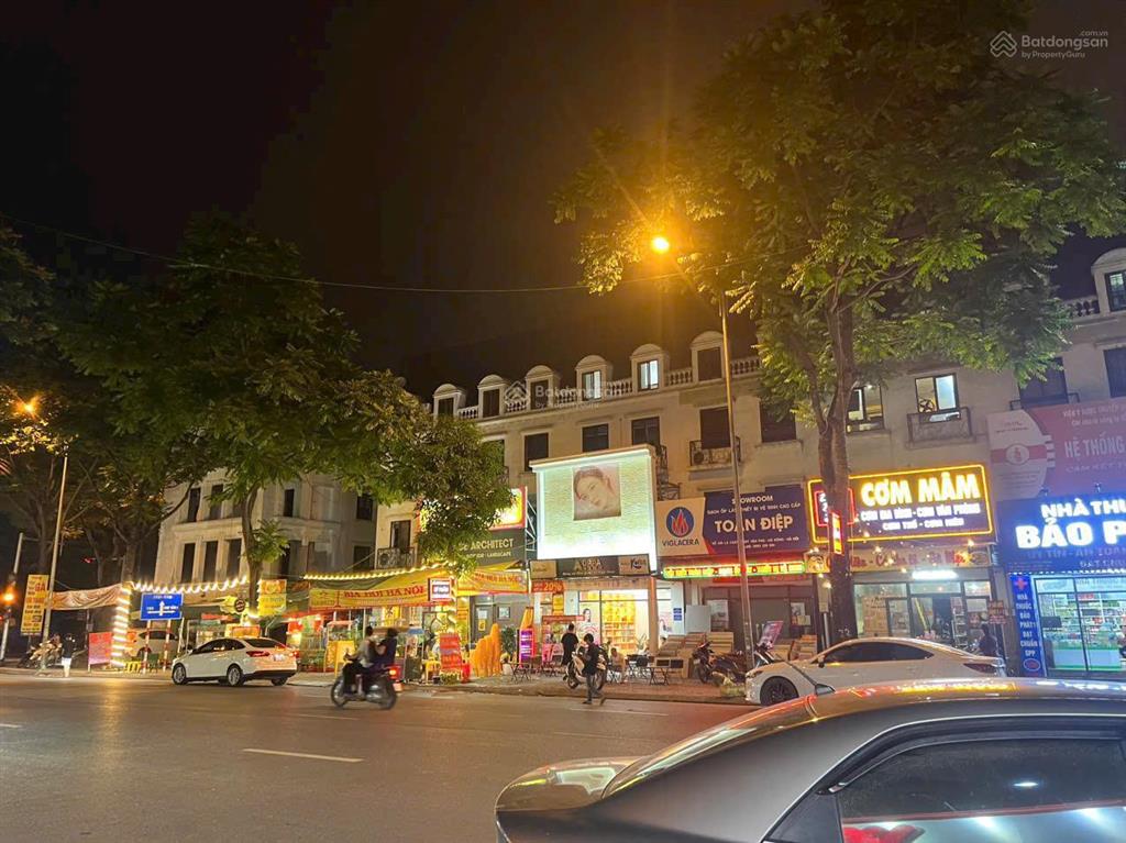 La casta 85m2 5 tầng, mt 5m, vị trí hiếm nhà bán. hoàn thiện cực đẹp và 75m2 4 tầng giá chỉ 20.5 tỷ