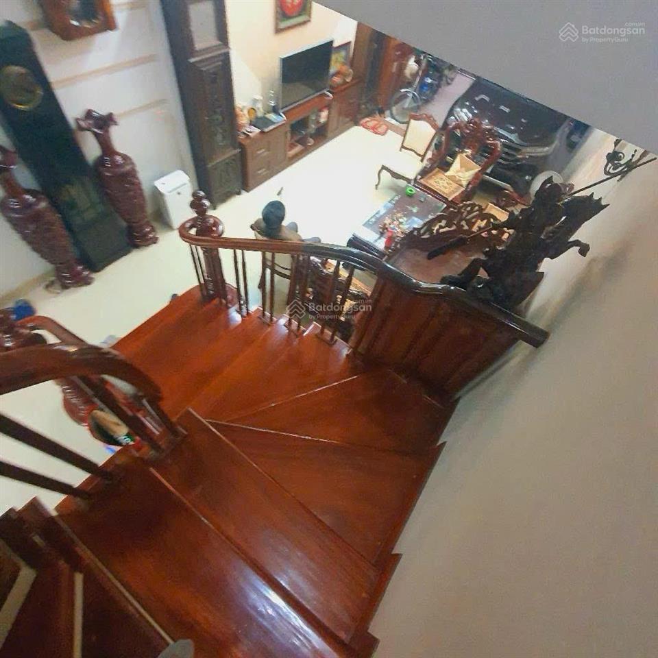 Duy nhất 1 căn lk ngay cột đồng hồ dt 80. 5 tầng nhìn sang lacasta giá 19.5 tỷ vị trí kinh doanh.