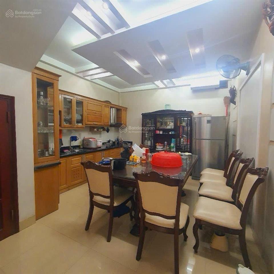 Duy nhất 1 căn lk ngay cột đồng hồ dt 80. 5 tầng nhìn sang lacasta giá 19.5 tỷ vị trí kinh doanh.