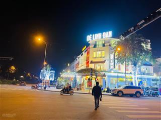 Bán lk lô góc 150m2, mt 25m, cho thuê 75 triệu. vị trí đẹp nhất văn phú, mặt cột đồng hồ đường 27m.