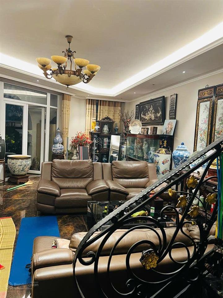 Lk văn phú 110m. 5 tầng. mt 6m vỉa hè 5m đường 18m kd gần công viên 365 chỉ 22.5 tỷ giá đầu tư.