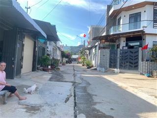 Bán đất  vĩnh hoà, khu bến du thuyền  nha trang. dt 94m2 + đường nhựa 7m. giá chỉ 3 tỷ 290