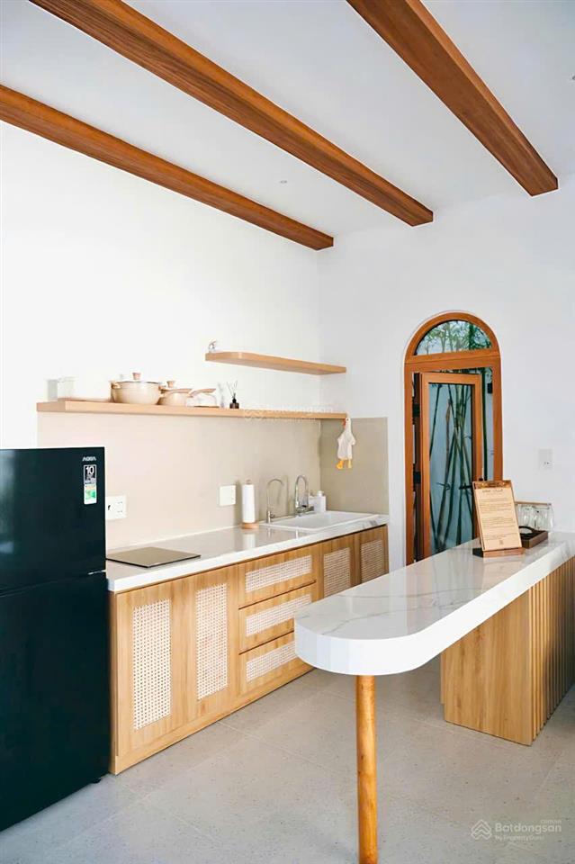 Cho thuê villa nghỉ dưỡng + bắc nha trang. cách biển 100m. dt 200m2 có 3pn, 4wc, sân đỗ ô tô.